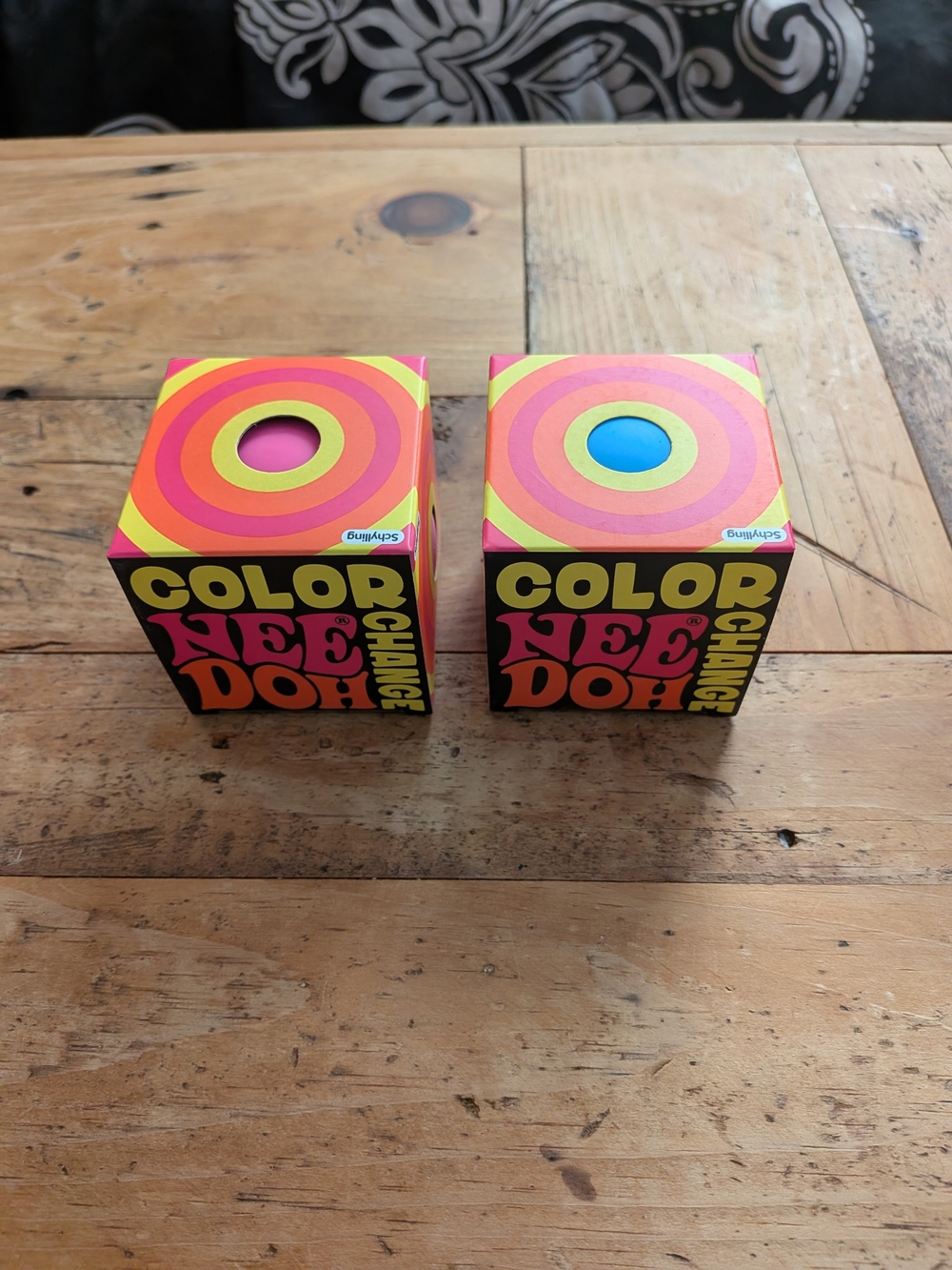NeeDoh Color Change Squishy Stress Ball - 2 Pack - Pink and Blue - Unopened
